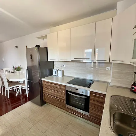 On The Mare Apartment *