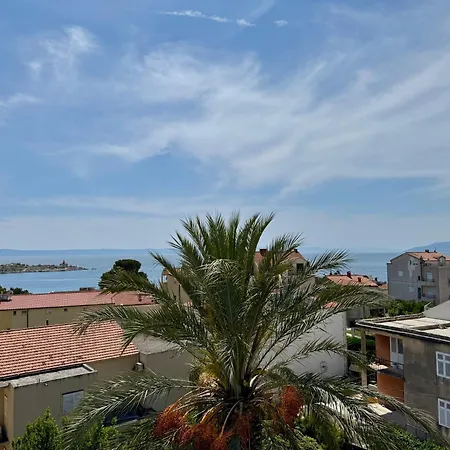 On The Mare Apartment Makarska